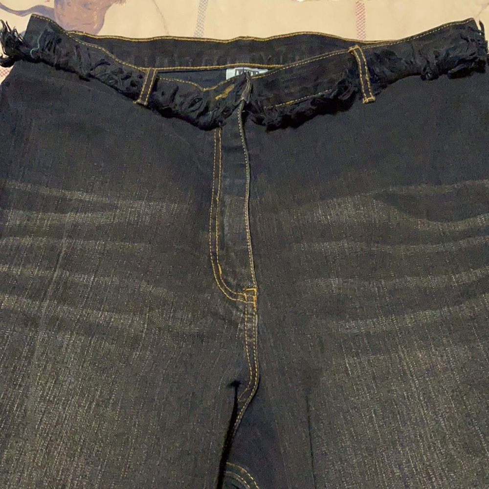 I am selling jeans.